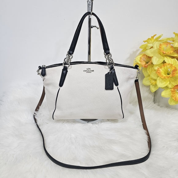 Coach Handbags - Coach pebbled leather  Kelsey satchel